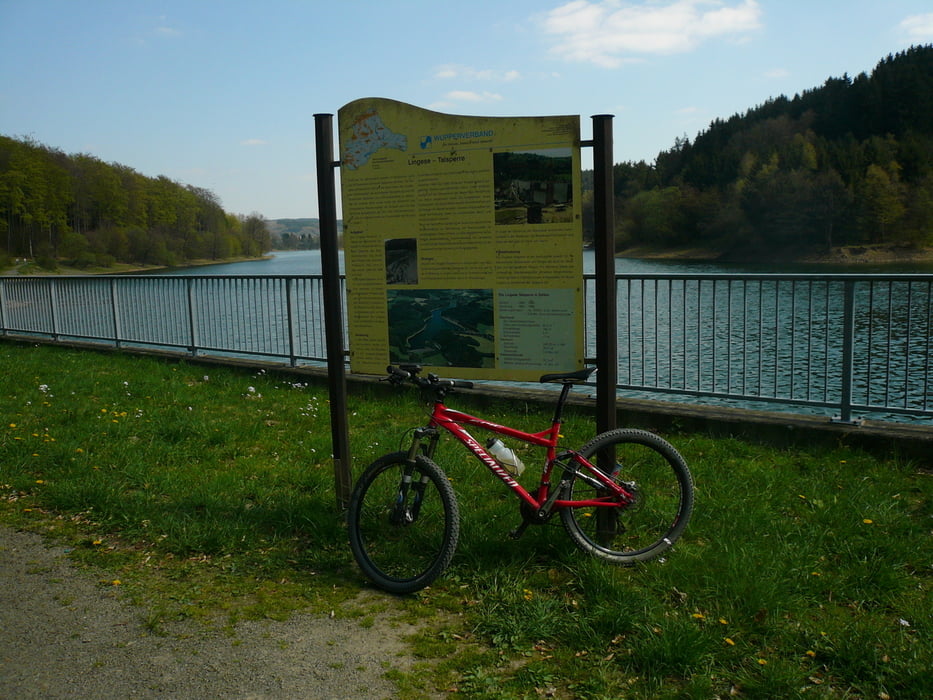 Halver-Große Runde über Radevormwald, Hückeswagen, Wipperfürth, Lingese nach Halver
