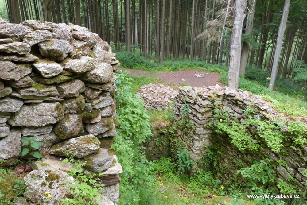 Zřícenina hradu Skály u Jimramova, Vysočina