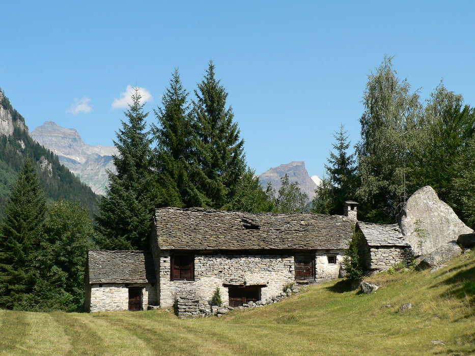 Baite nei pressi dell'Oratorio della Salera