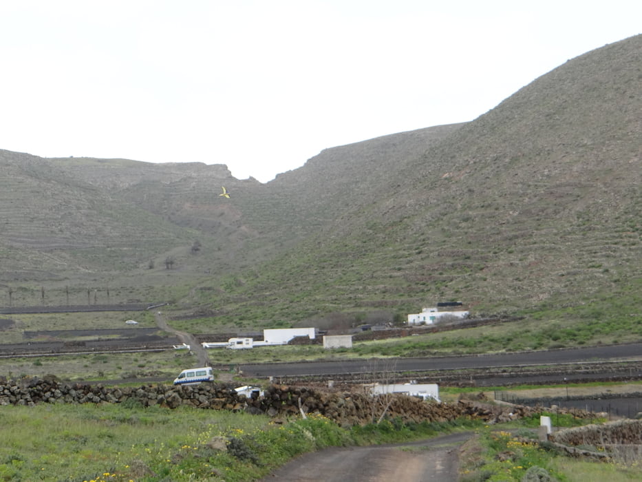 Hoog over de kliffen van Lanzarote