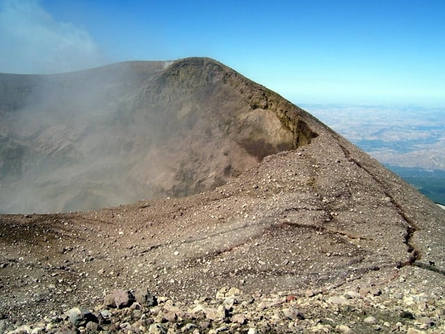 Etna-Nord: Piano Provenzana(1800m) - summit-crater(3316m)