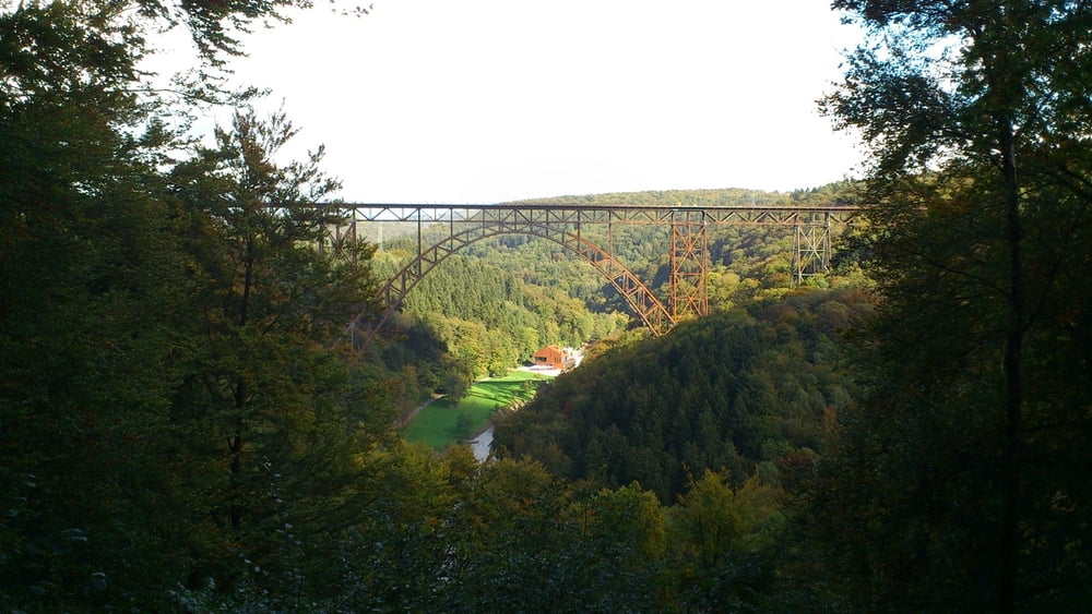 Entlang der Wupper - auf und ab