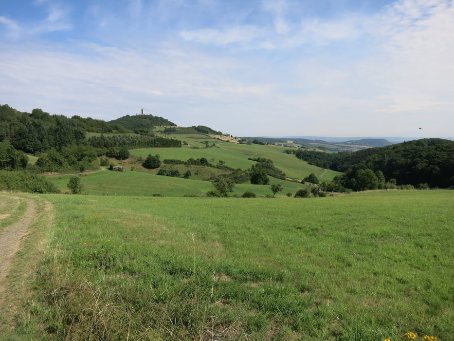 Rundwanderung zur Burgruine Olbrück (Eifel)
