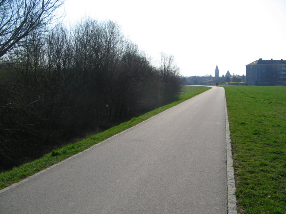 Von Wien zur Donaubrücke bei Hainburg und zurück