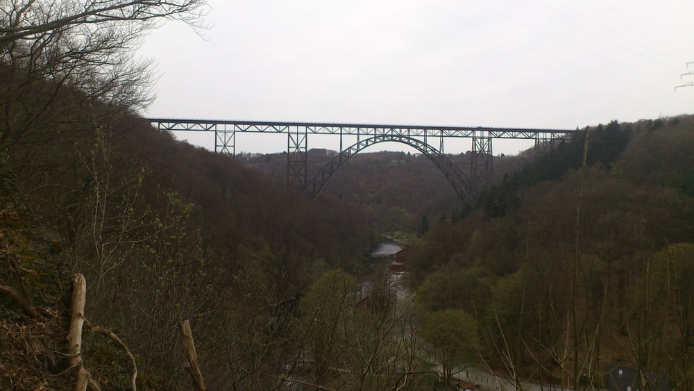 Solingen - Vohwinkel, Schloss Burg, Sengbachtalsperre