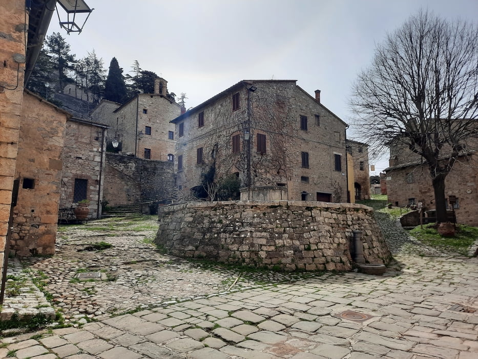 Montichiello-Castiglione d`Orcia-Bagni Vignone-Pienza.