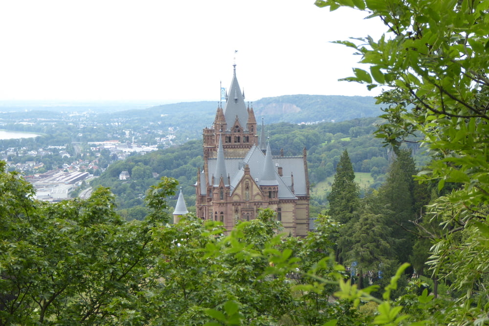 Wanderung zur Drachenburg und Drachenfels