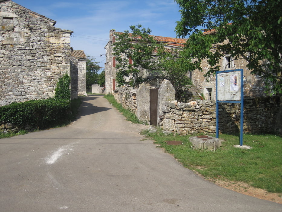 Über kleine Straßen durch Südistrien