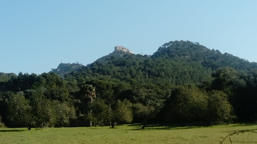 Ruine Santueri und Kloster Sant Salvador
