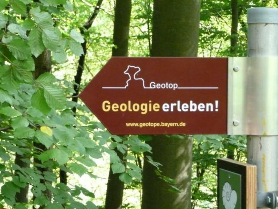 Zur Ruine Aura und zum Geotop Lehrpfad Euerdorf