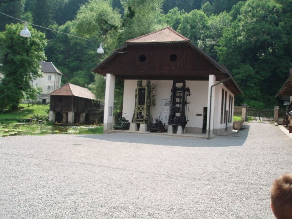 Ljubljana-Polhov Gradec-Vrhnika-Podpeč-Ljubljana