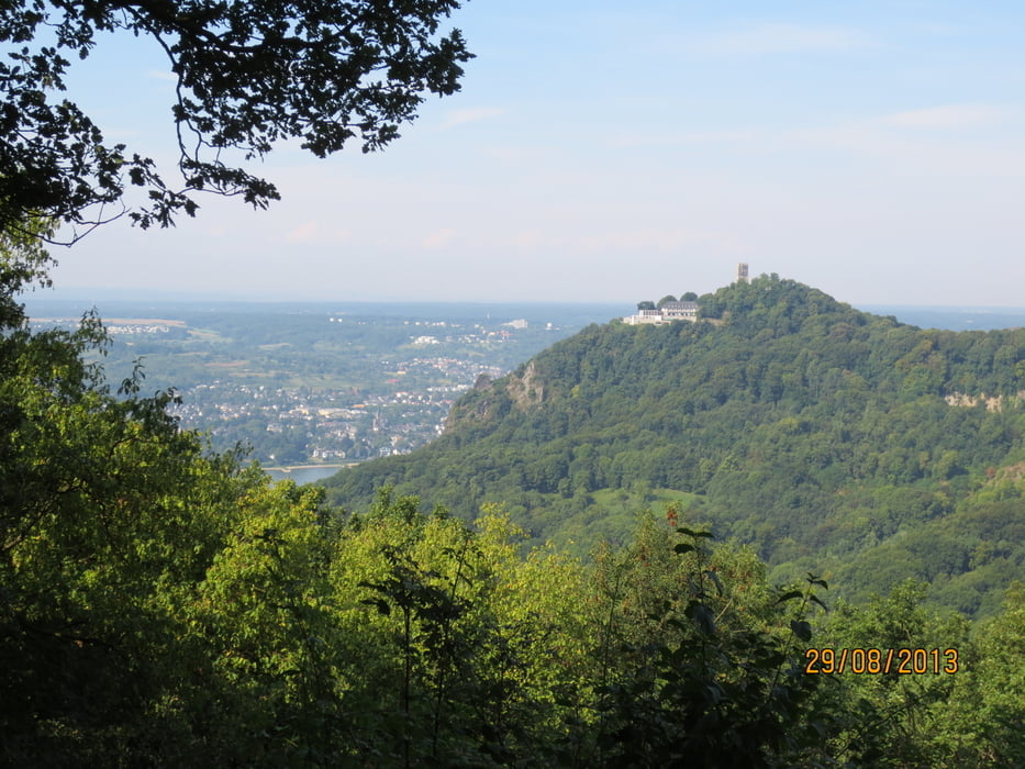 rund um die Ruine Löwenburg im Siebengebirge