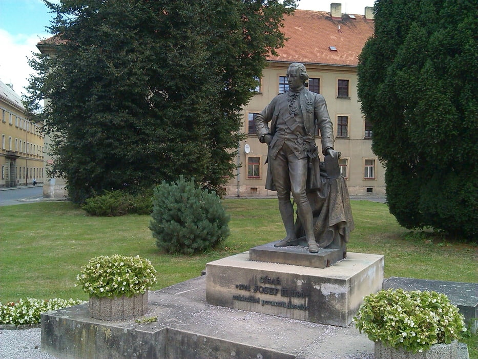 Hradec Král. -Černilov -pevnost Josefov -Libřice -Bělečko
