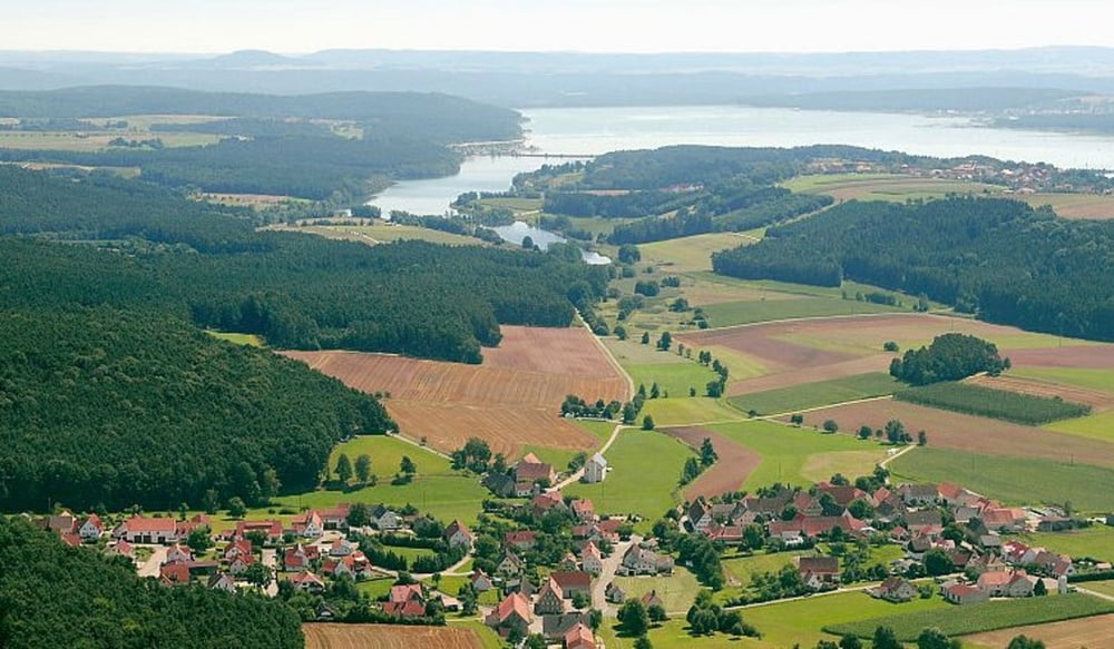 Igelsbachsee mit Berg & Tal