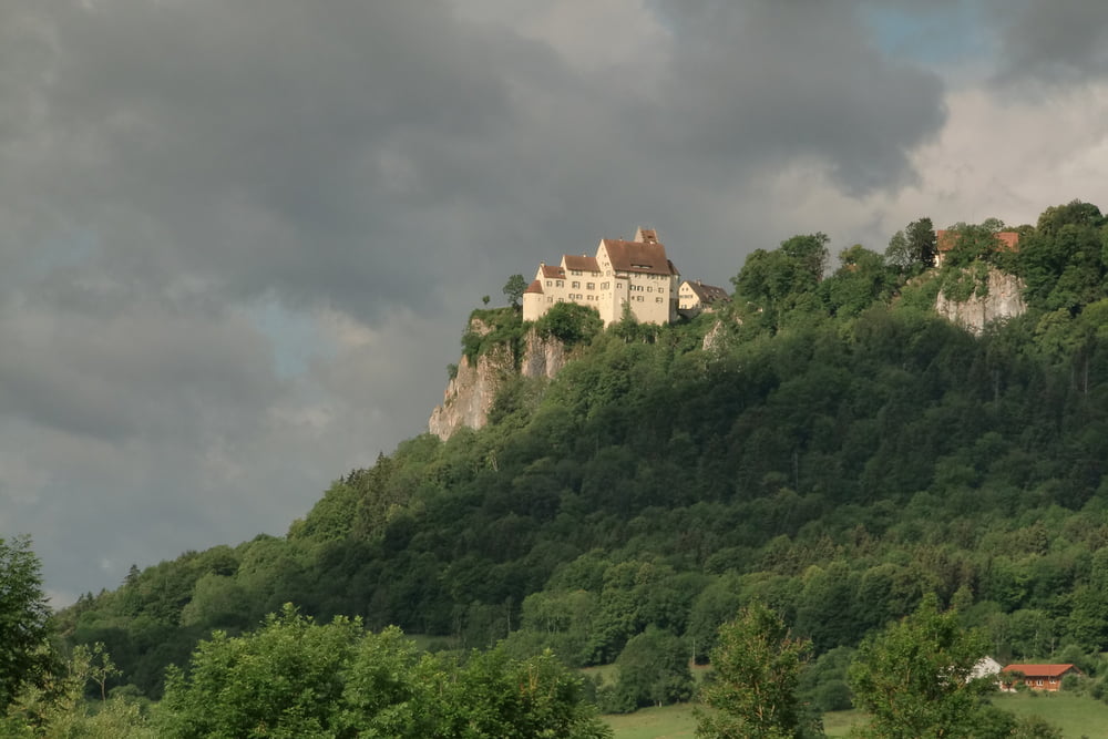 Hausen, Burg Werenwag, Eichfelsen, Wanderheim Rauer Stein, Beuron