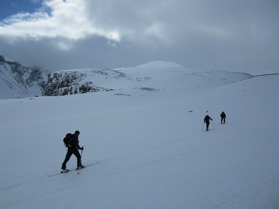 Skitour auf den Dyrhaugstind imHurrunganegebirge