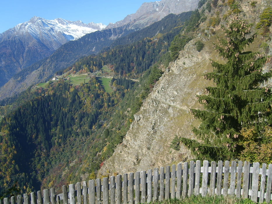 Vom Hochmut über Longfall nach Dorf Tirol (Runde m.Seilbahn)