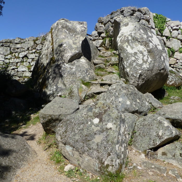 130513b Korsika: Ausgrabungen Cucuruzzu und Capula