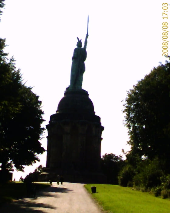 Kohlstädt-Barnacken-Falkenburg-Hermannsdenkmal-Kohlstädt