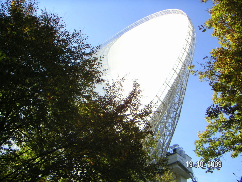 zum Radioteleskop Effelsberg in der Eifel
