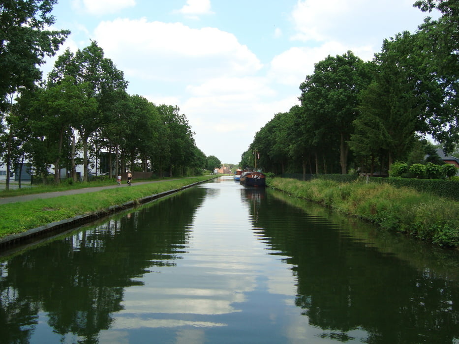 langs het anti-tankkanaal