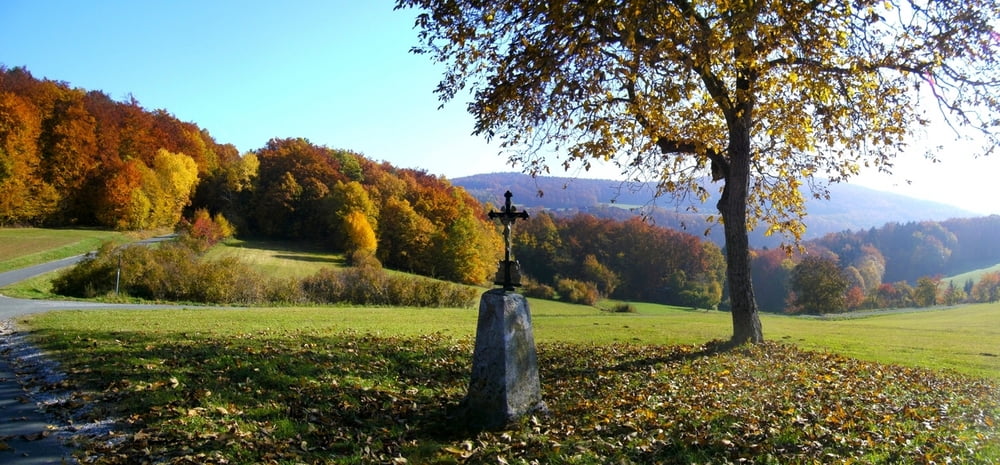 Wandern Franken: Kanndorf-Sonnenplateau im Herbst