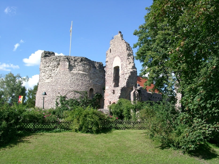 Zur Burg Dreieichenhain