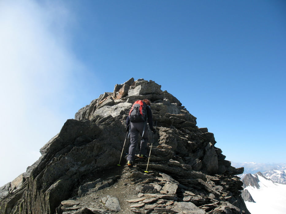 Medel (3210m) - Cima di Camadra (3172.4m)