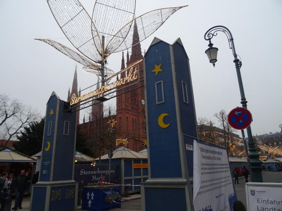 Runde durch Wiesbaden und das Nerotal, dann zurueck zum Sternschnuppenmarkt