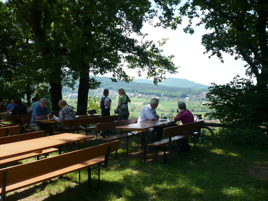 Von Gräfenberg zum Pretzfelder Kellerberg und Aussichtpunkt Röthelfels auf tollen Trailabfahrten und knackigen Anstiegen