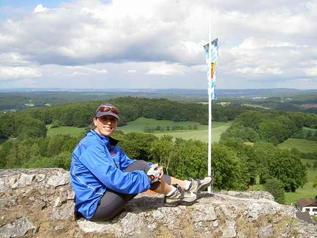 Zur Burg Hohenstein
