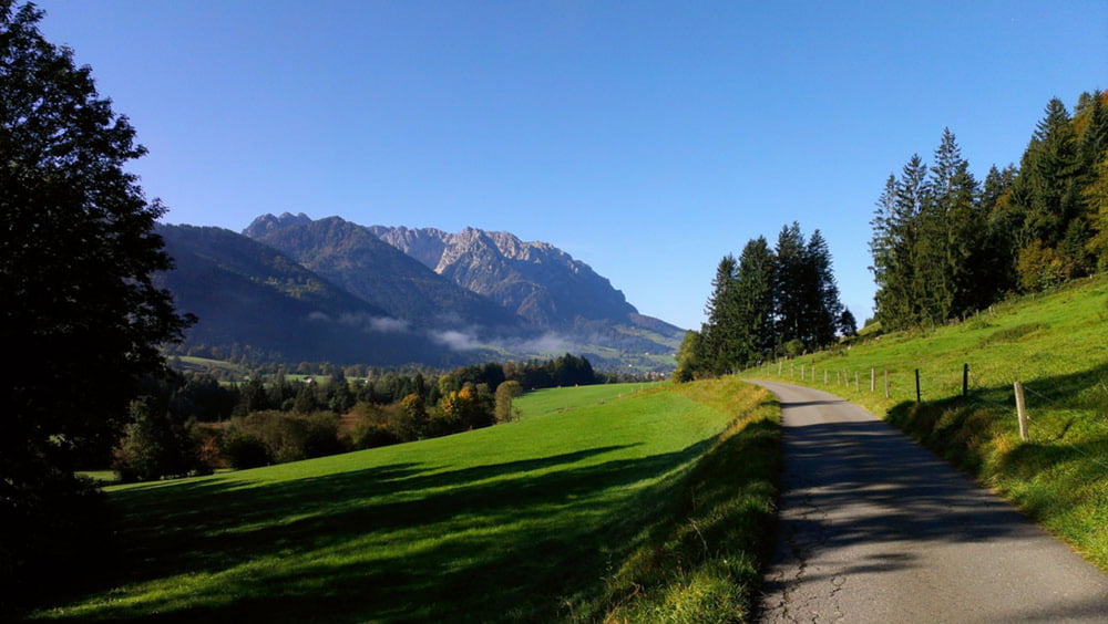 Verkehrsarm kilometerfressen im Alpenvorland