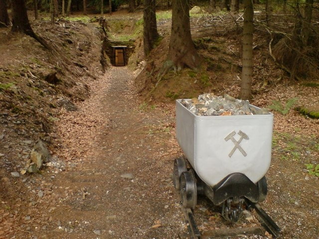 Wilnsdorfer Grubenpfad, Rundtour von Burbach über Donnerhain