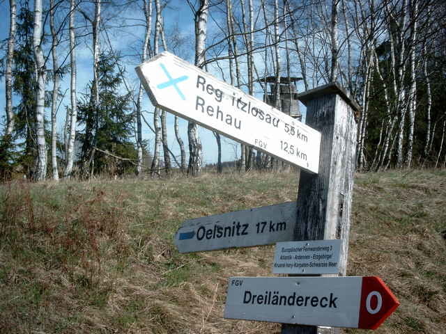 OSTWEG - Teilstück  --  Rehau Dreiländereck - SAAR-SCHLESIEN-WEG  --  Dreiländereck Rehau