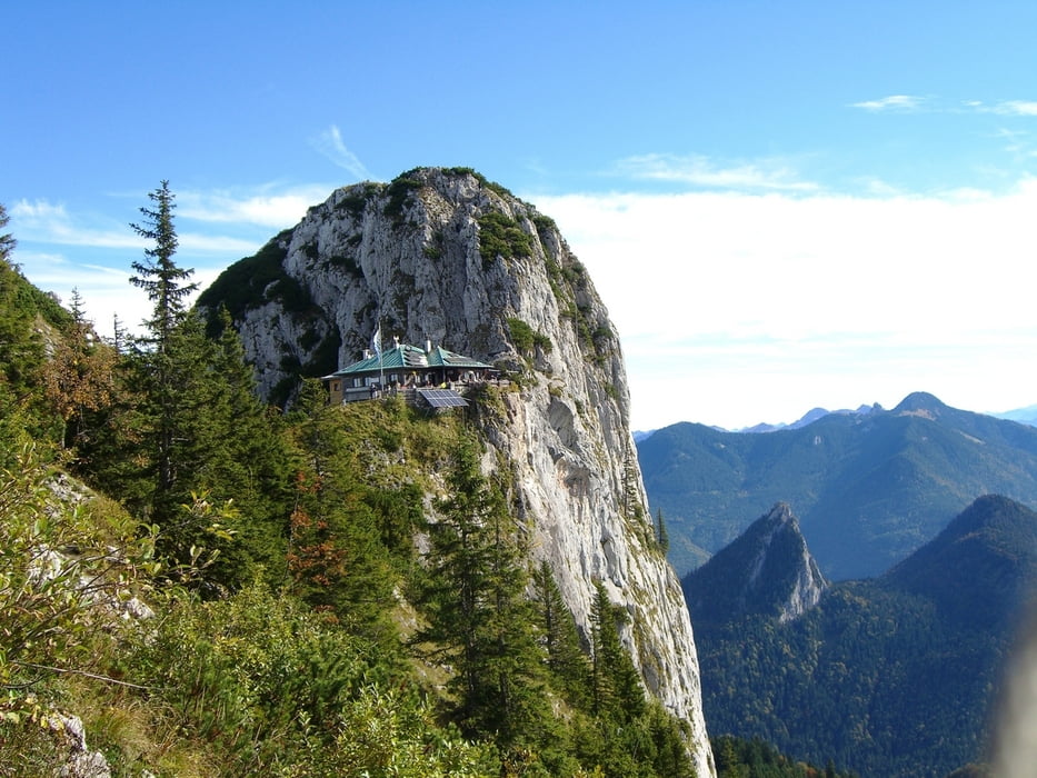 Tegernseer Hütte mit Roßstein und Buchstein