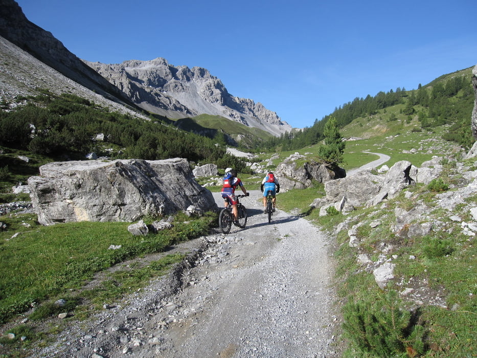Val Mora - Alpisella - Alpe del Gallo - Ofenpass - Minschuns - Tschierv - Taufers im Münstertal; 