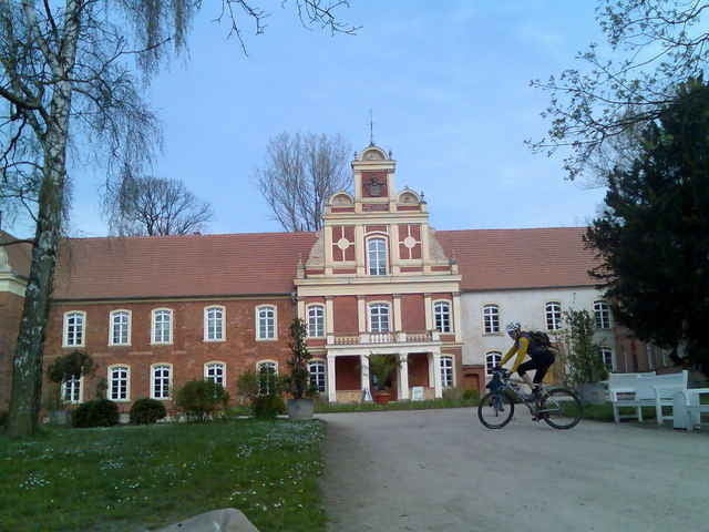 Von den Plauer Ziegelei-Trails zum Schloß Meyenburg