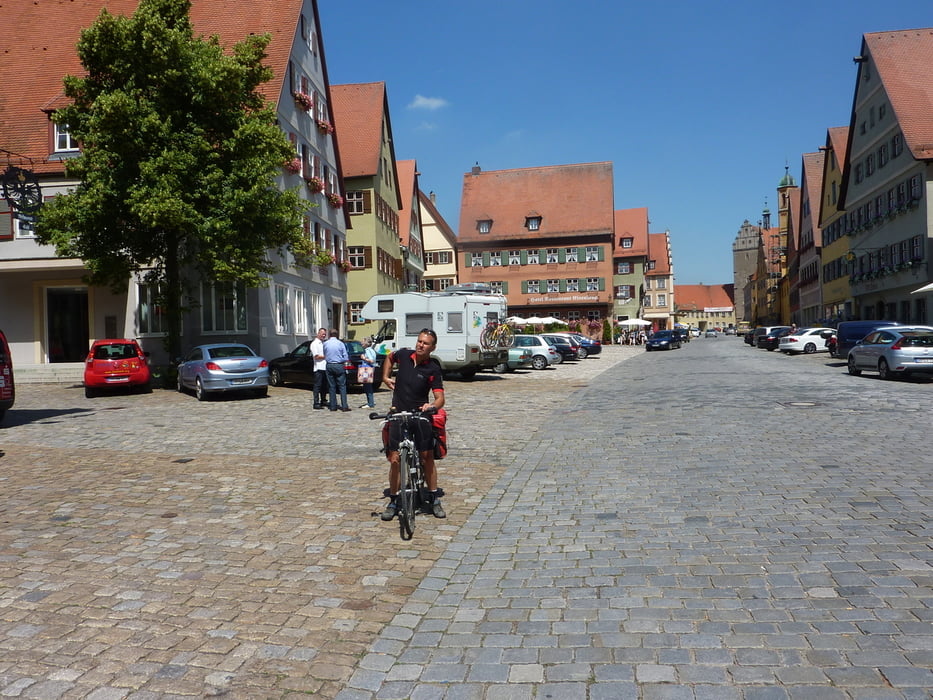 Würzburg – Radolfzell 3. Etappe von Schillingsfürst nach Nördlingen entlang der Romantischen Straße.