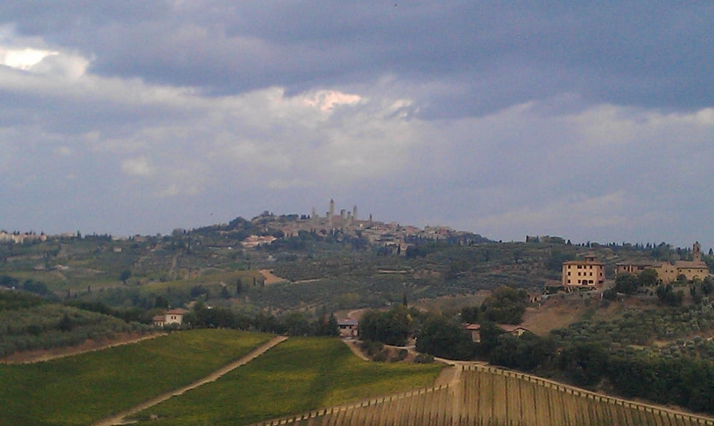 Rundwanderung um Montauto mit Blick auf San Gimignano